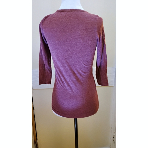 Old Navy T-Shirt - Picture 5 of 12